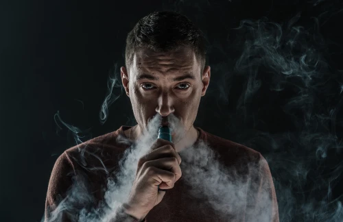 ¿Se traga el humo del vape?